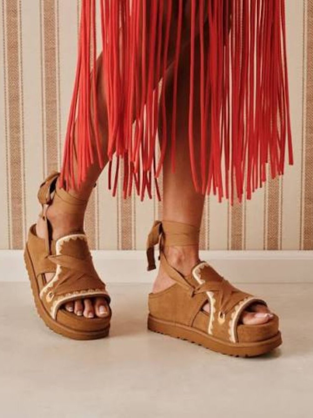 UGG Goldenstar Hi Artistitch